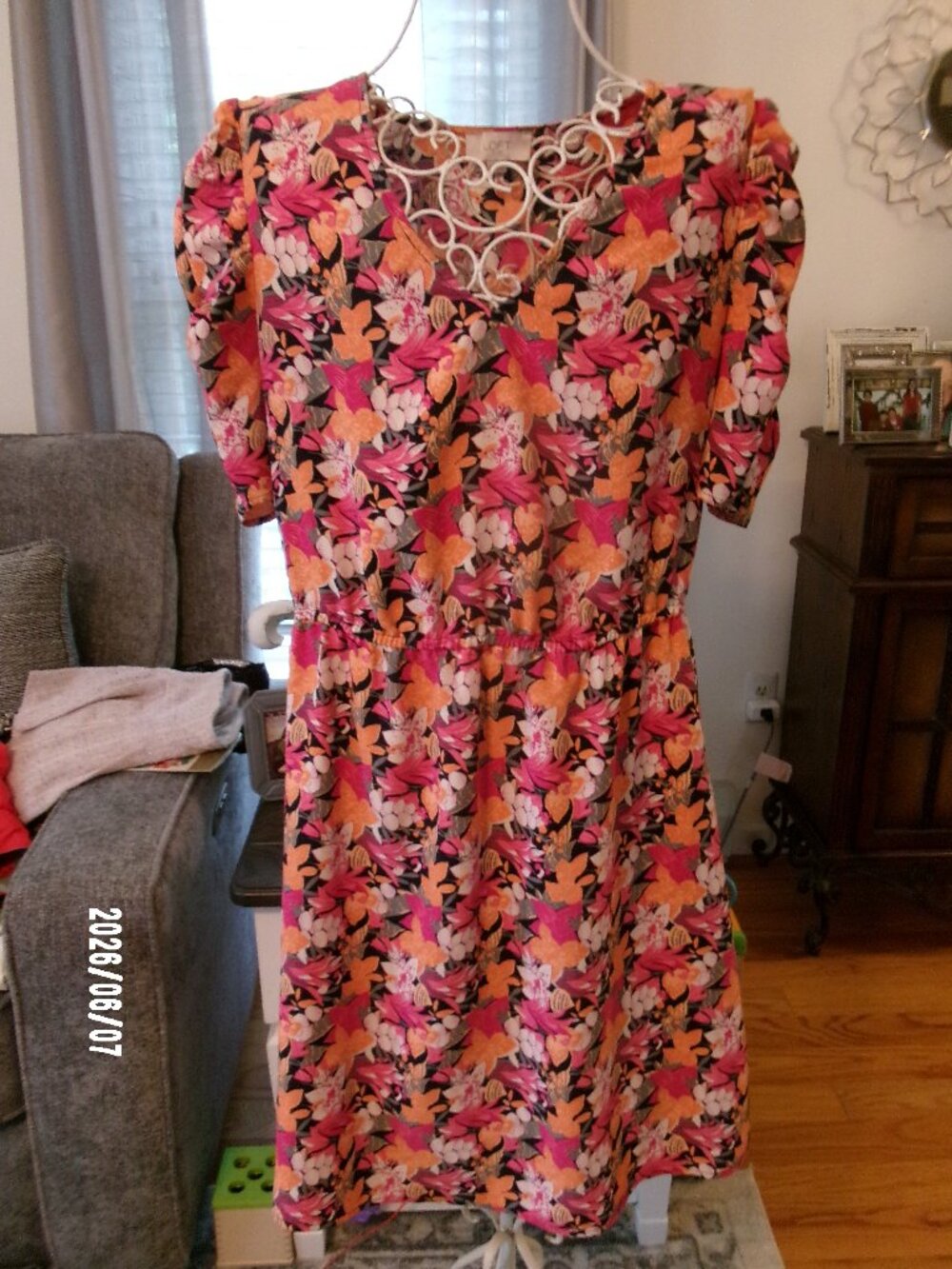 Ann Taylor LOFT Outlet Ruched Short Slv  Cinched Waist Pink Floral Dress Medium